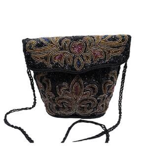 Vintage Beaded Evening Bag With Intricate Design & Chain Strap